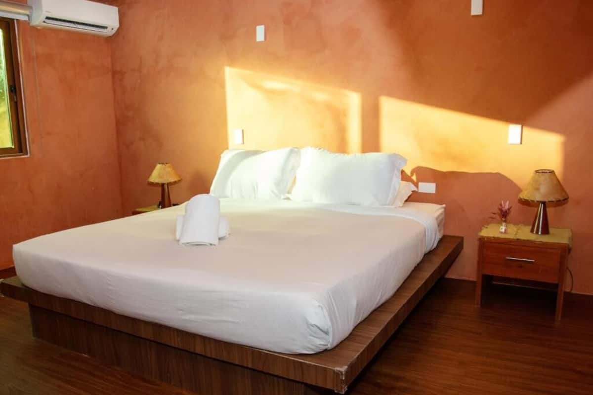 Suite, 1 Bedroom, Ocean View | Free WiFi