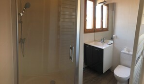 Shower - Vrbo Property (Les Rousses)