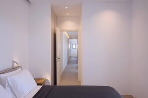Iron/ironing board, Internet, bed sheets - Villa Mae by ΜΡS (Agkeria)