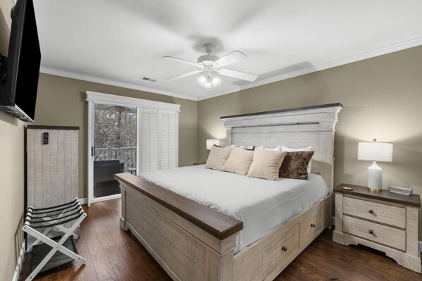 Internet, bed sheets - Pawleys Island Golf Course View 3BR Villa (Pawleys Island)