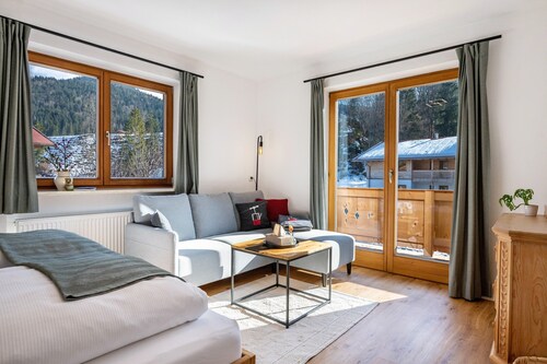Apartment 'Fewo Am Steinbach - Stoaboch' mit Bergblick, Balkon und WLAN