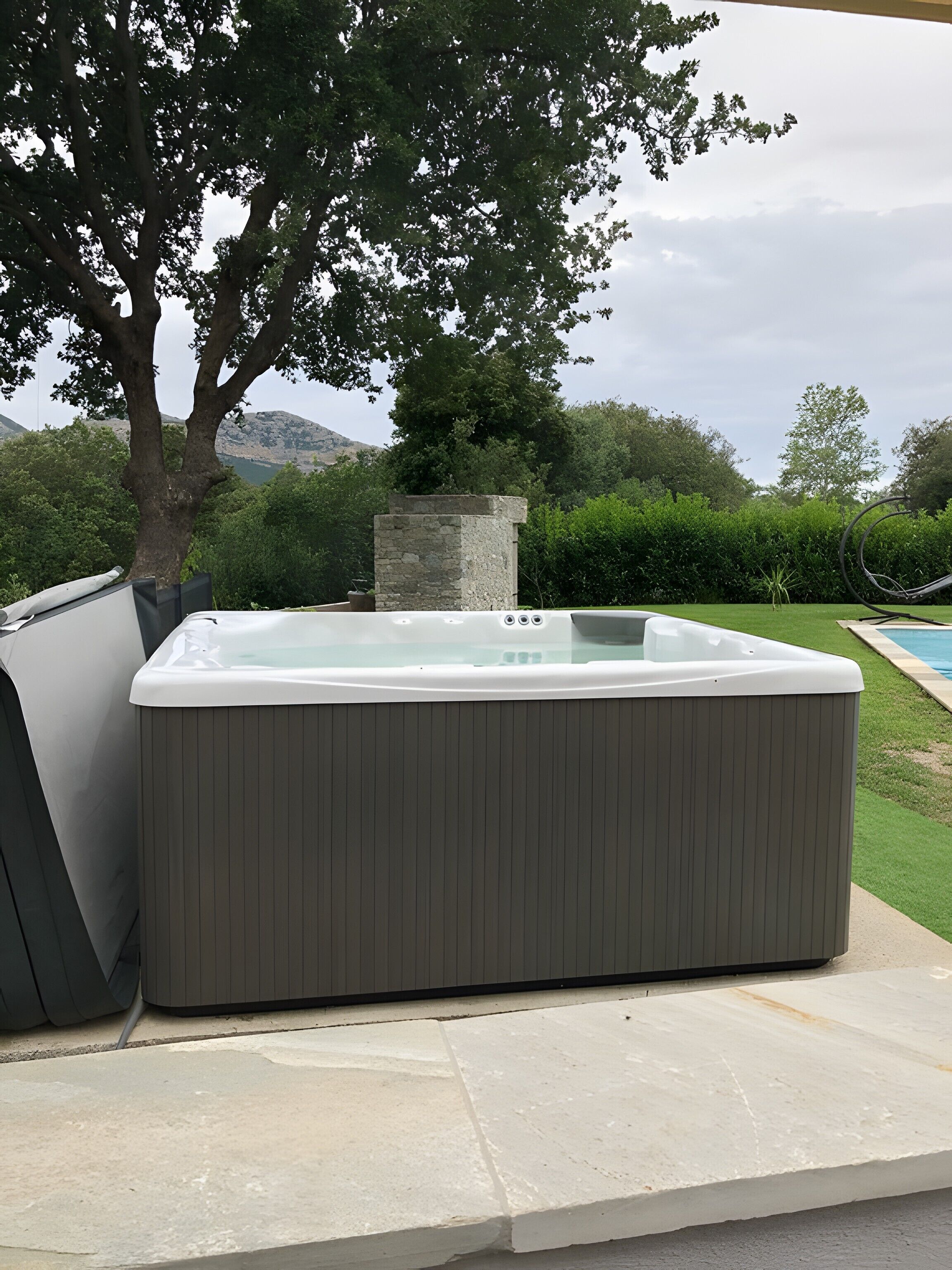 Bain à remous extérieur