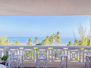 Property grounds - Pumziko Beachfront Apartments (Mombasa)