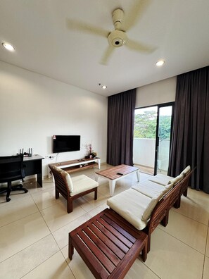 Living area - Desa Parkcity 1-bedroom apartment with AC in Kuala Lumpur (Kuala Lumpur)