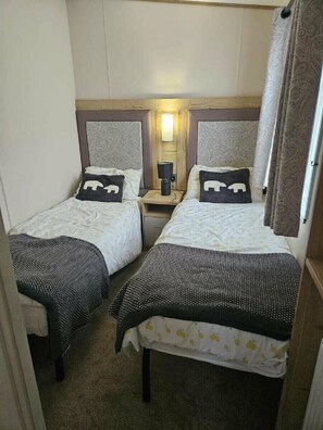 2 habitaciones, decoración personalizada y muebles diferentes 