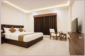 Double Room | Desk, soundproofing, free WiFi - Hotel The Neelkanth Ayodhya (Ayodhya)