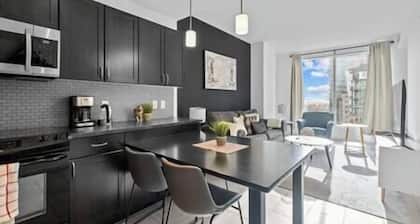 NEW! | Mins to Saddledome | AC | UG Prk