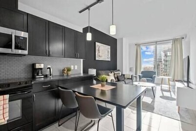 NEW! | Mins to Saddledome | AC | UG Prk