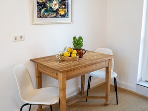 Dining - Deluxe apartment with large balcony - Villa Cremona (Heringsdorf)