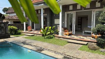 Kolam renang outdoor