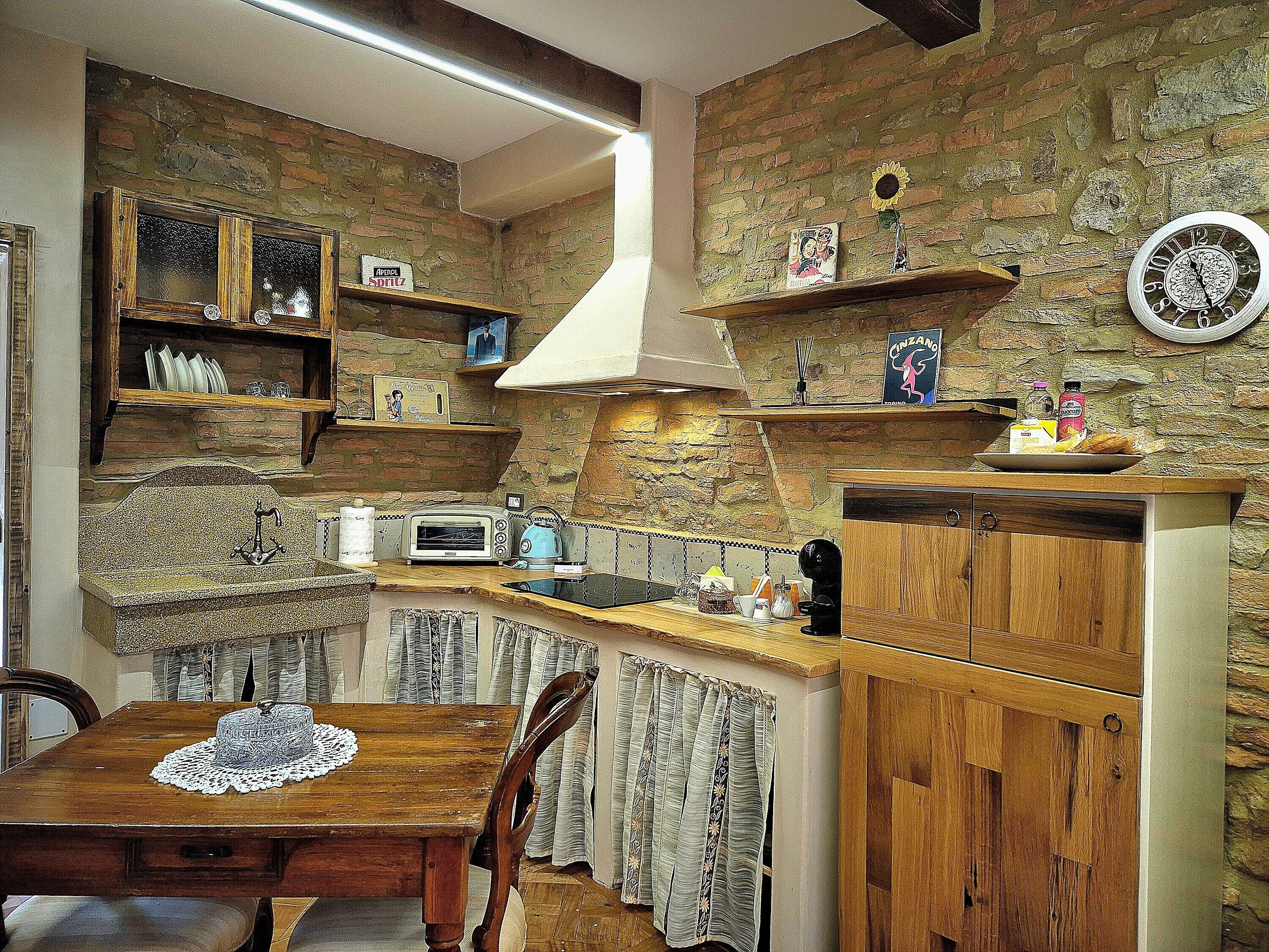 Refrigerador, horno, placa de cocina, cafetera/tetera