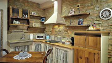 Refrigerador, horno, placa de cocina, cafetera/tetera