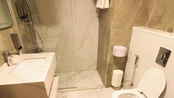 Chaussons, serviettes fournies