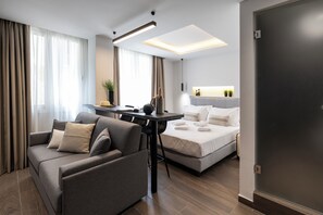 Deluxe Quadruple Room | Interior - DOMIOS Suites Athens (Athens)