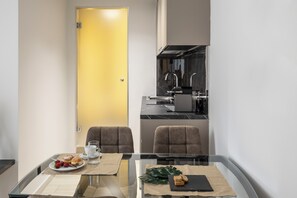 Deluxe Suite | Dining - DOMIOS Suites Athens (Athens)
