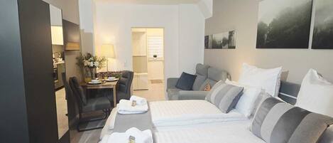 Iron/ironing board, WiFi, bed sheets