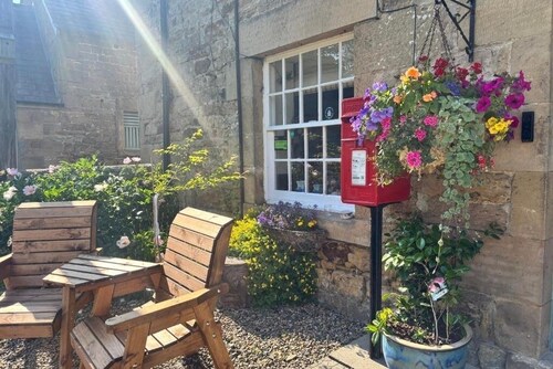 Charming Twin Room in a Unique and Beautiful B&B with Garden Views
