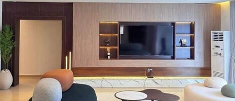 Economy Apartment, Balcony, City View | Bahagian dalam