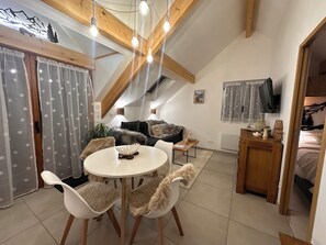 Interior - Apartment 2/4 pers Lac de Chabarrou Cauterets summer/winter (Cauterets)