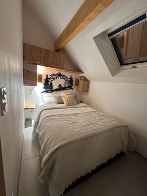 1 bedroom, iron/ironing board, WiFi, bed sheets - Apartment 2/4 pers Lac de Chabarrou Cauterets summer/winter (Cauterets)