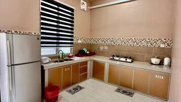 Refrigerador, utensilios de cocina