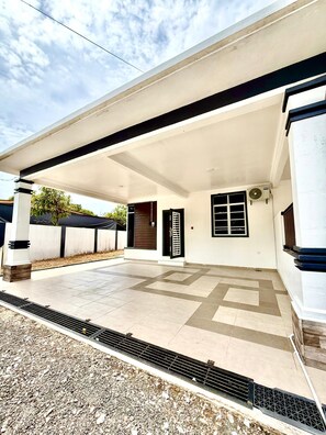 Front of property - Homestay Selesa KPP Guesthouse (Kuala Terengganu)