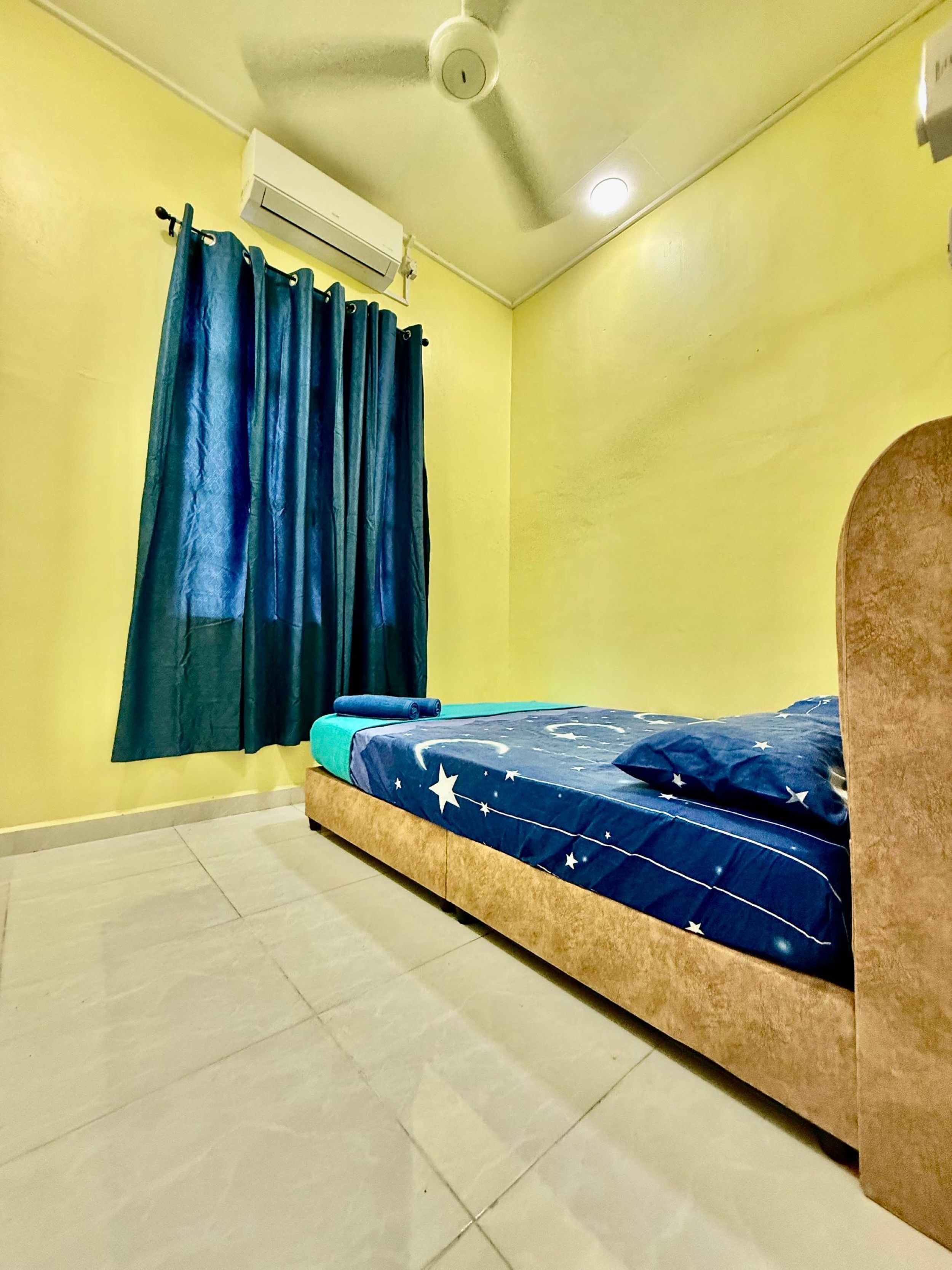 Desk, iron/ironing board, free WiFi