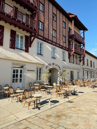 Exterior. HOTEL DE LA PAIX