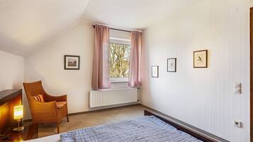 Bügeleisen/Bügelbrett, WLAN, Bettwäsche