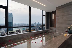 Luxury Double Room, City View | Deep-soaking bathtub - Chongqing Laizhu Qianxun Sky Hotel (Chongqing)