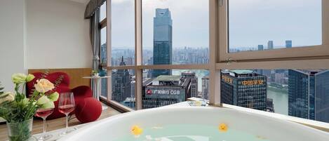 Superior Double Room, City View | Deep soaking bathtub