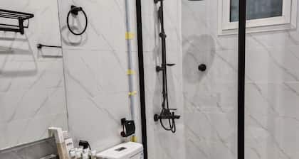 Cozy 1-bedroom apartment in adorable Jeddah with AC