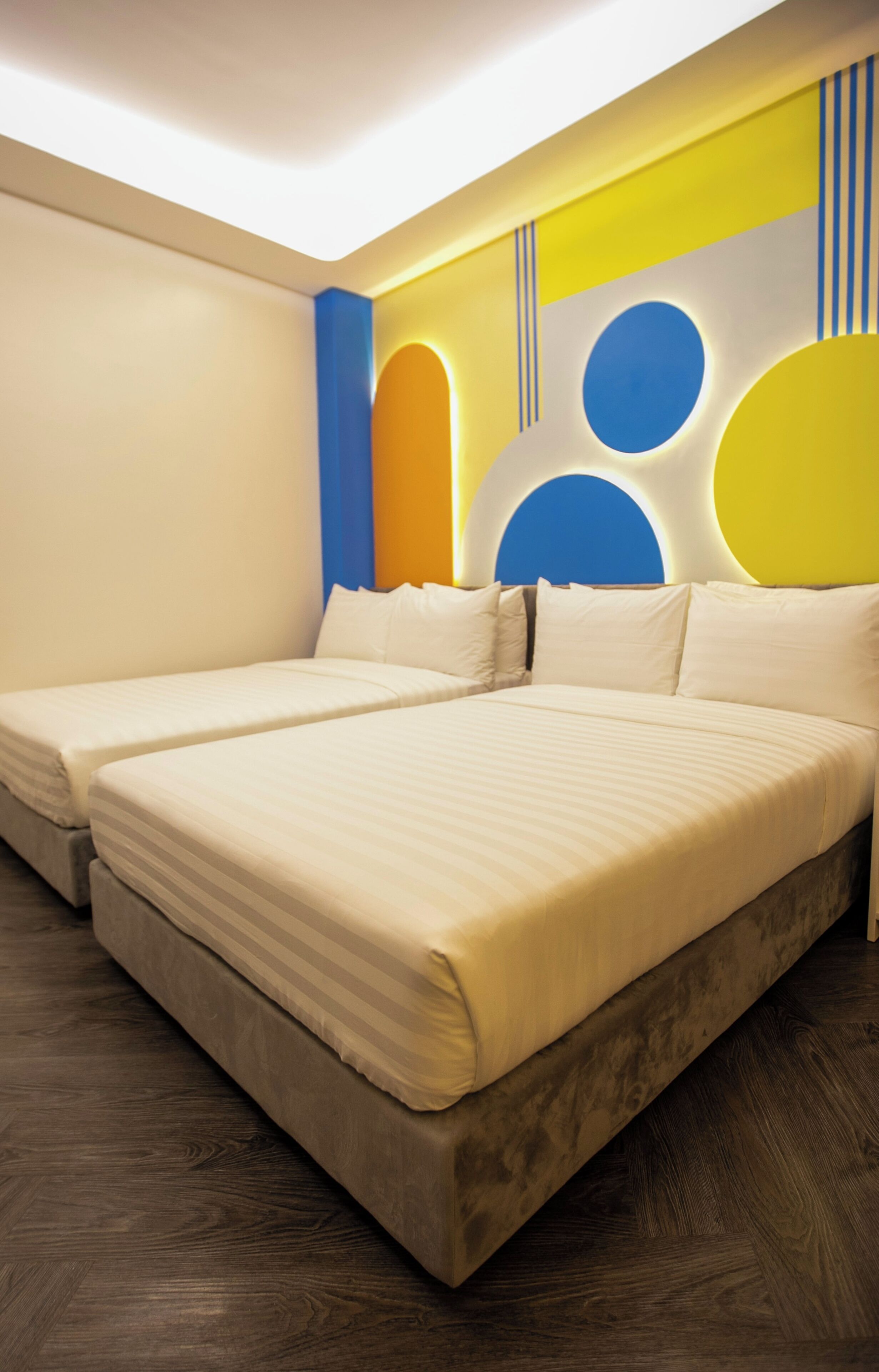 Suite | Skrivebord, arbejdsområde til bærbare computere, gratis Wi-Fi