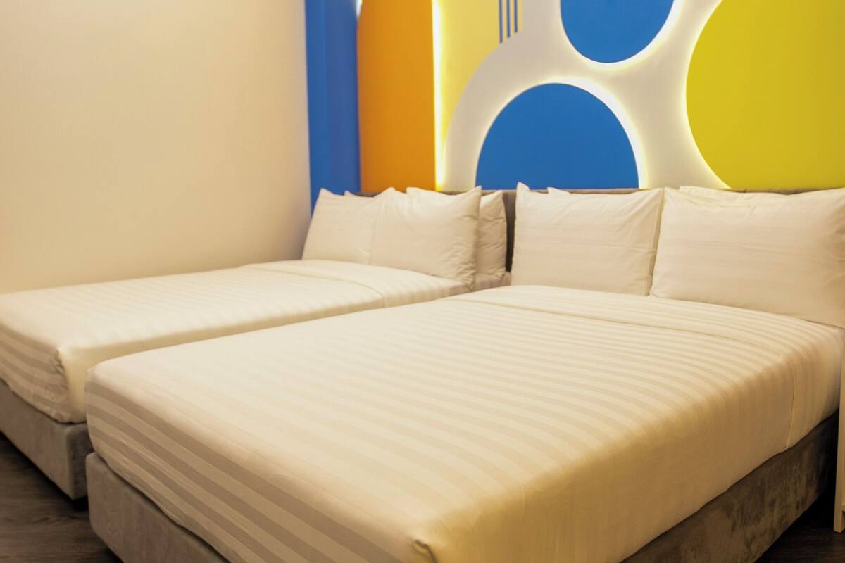 Suite | Skrivebord, arbejdsområde til bærbare computere, gratis Wi-Fi