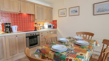 Dishwasher, cookware/dishes/utensils