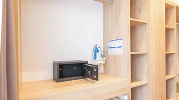 Apartment, 1 Bedroom, Accessible, Smoking | Interior
