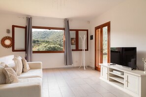 TV - Casa Leo by Wonderful Italy (Olbia)