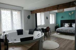 Reisekinderbett, kostenloses WLAN, Bettwäsche