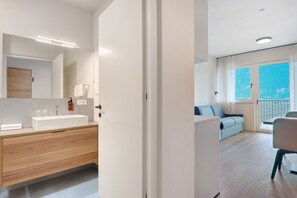 Interior - Apartment 'Kanzi' with Mountain View, Large Outdoor Area & Pool (Lana)