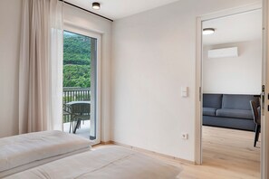 2 bedrooms, WiFi, bed sheets - Apartment Golden Delicious with Mountain View, Large Outdoor Area & Pool (Lana)