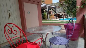 Deluxe Double Room, Pool View