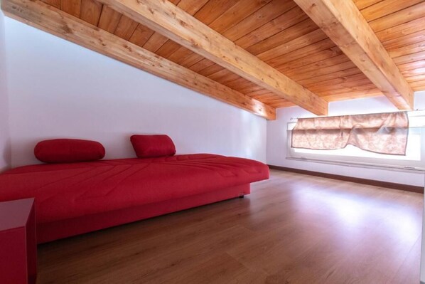 Deluxe Apartment, Patio, Garden View