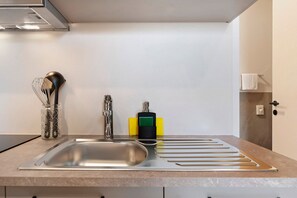 Fridge, microwave, stovetop, dishwasher - Apartment 'Red Delicious' with Mountain View & Large Balcony (Lana)