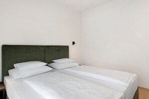 WiFi, bed sheets - Apartment 'Red Delicious' with Mountain View & Large Balcony (Lana)