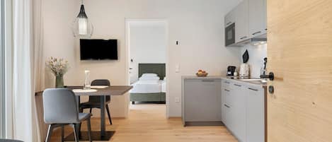 WiFi, bed sheets