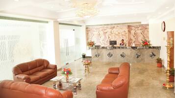 Premium kamer, 1 twee- of 2 eenpersoonsbedden, 1 tweepersoonsbed, niet-roken, uitzicht op de stad | Lobby