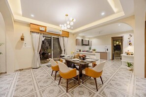 Deluxe Villa, Balcony, Garden View | Dining - Heaven in Hills By ELIVAAS with pvt pool (Māvli)