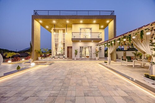 Heaven in Hills By ELIVAAS with pvt pool