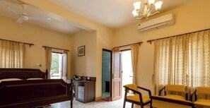 Deluxe Room, Balcony, Garden View | Free WiFi - Lukochurri (Bolpur)