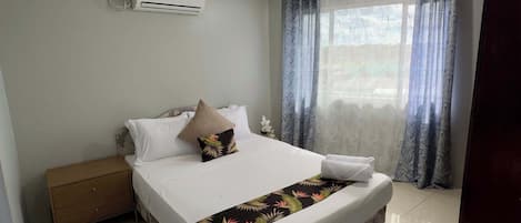 2 bedrooms, iron/ironing board, WiFi, bed sheets